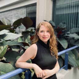 Headshot of Victoria Watson, founder of Evidentra.